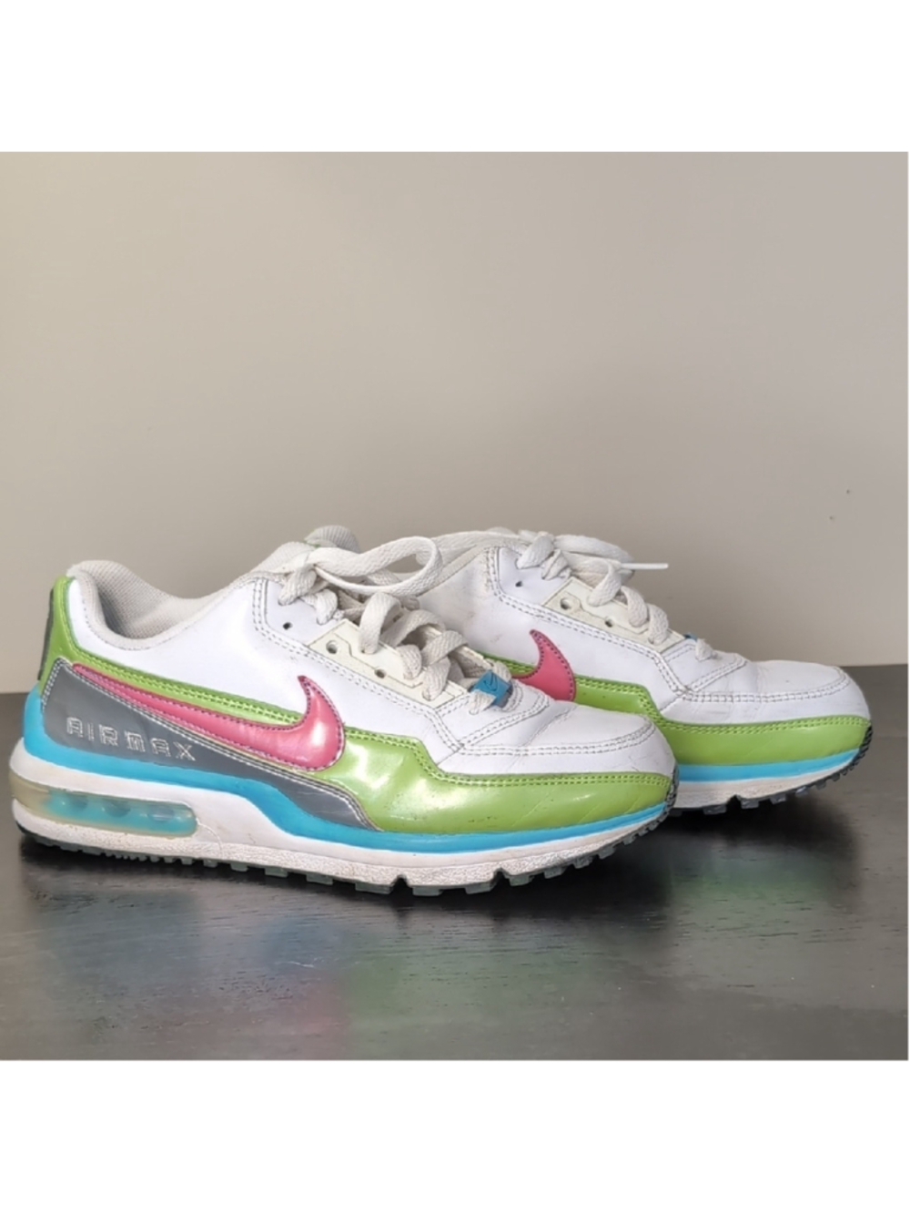 Nike Air Max Women's Low Athletic White Limited Edition Size 8